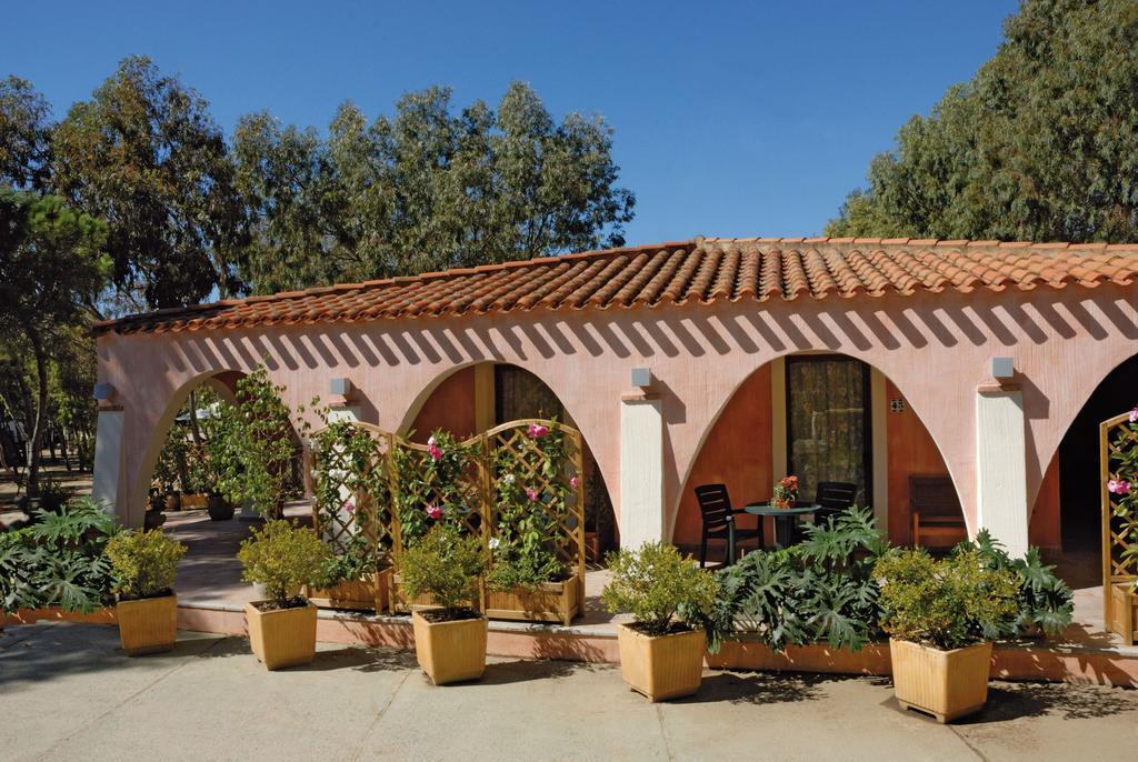 Villaggio Camping Spiaggia Del Riso Villasimius Exterior photo